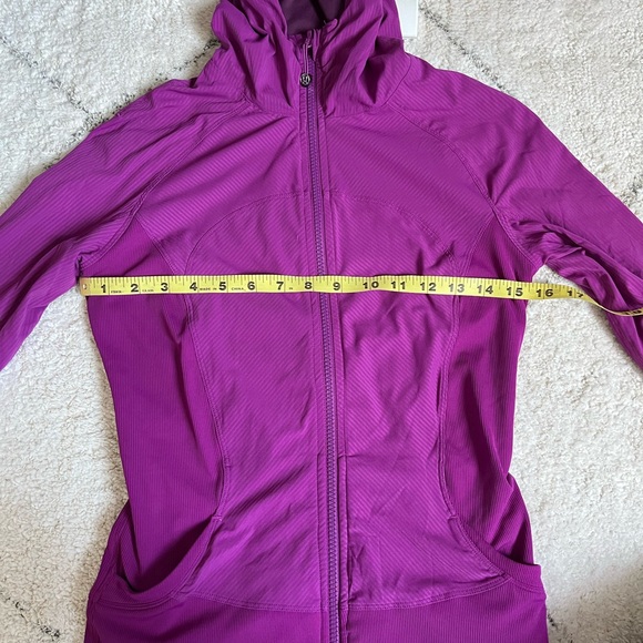 Lululemon Sweater (Size 6) - Picture 13 of 13